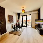 Maia Home Relax And Parking